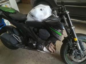 KAWASAKI - Z800