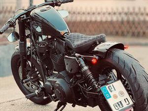 HARLEY-DAVIDSON SPORTSTER FORTY EIGHT 1200 BLACK 48 BOBBER