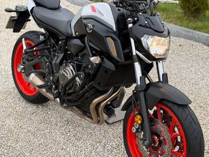 YAMAHA MT