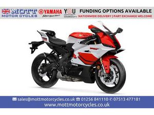 YAMAHA YZF R9 890 CC