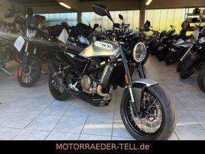 HUSQVARNA VITPILEN 701 / BJ.21 / ERST 9TKM / SPEICHEN