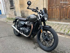 TRIUMPH - STREET TWIN 900