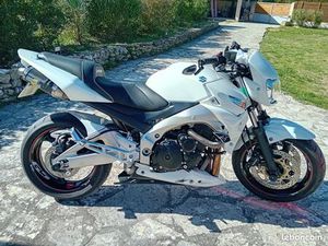 VENDS 600 GSR