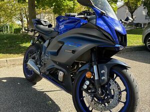 YAMAHA R7 A2