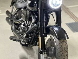 HARLEY-DAVIDSON FAT BOY FLSTFBS SCHWARZ