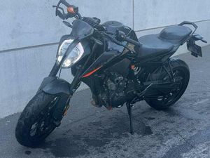 ② KTM DUKE 890 A2