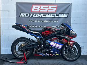 TRIUMPH DAYTONA 675 675 CC