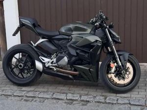 DUCATI STREETFIGHTER V2