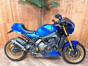 YAMAHA XSR900 - AKRAPOVIC + HUGE SPEC *4140 MILES - NEW MICH ROAD 6'S - STUNNER!