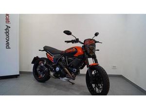 VENDO DUCATI SCRAMBLER 800 FULL THROTTLE (2023 - 24) USATA A VARESE (CODICE 9882999) - MOTO.IT