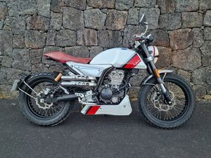 2017 FB MONDIAL HPS 125 FONTE DO BASTARDO