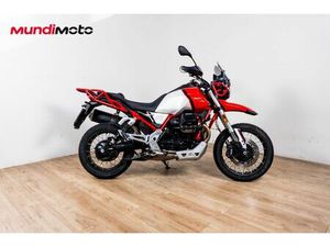 MOTO GUZZI V85 TT EVOCATIVE GRAPHICS