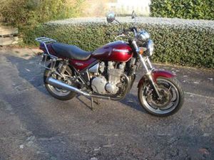 KAWASAKI 1100 ZEPHYR , EZ 1993 , MIT KOFFER , HAT MOTORGERÄUSCH,