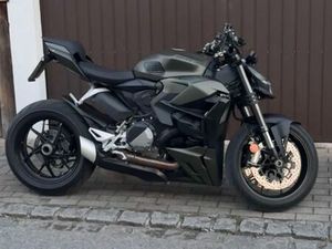 DUCATI STREETFIGHTER V2