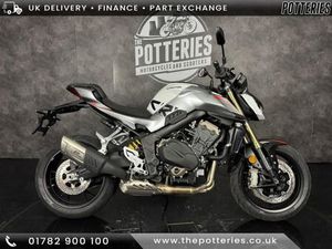 QJ MOTOR SRK 800 2025 **IN LINE 4 MIDDLE WEIGHT BIKE**