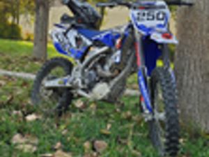 YZF250