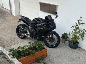 HONDA CBR 650 R 2023 DOPPELVERKLEIDUNG
