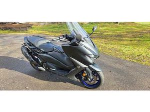 YAMAHA TMAX 560
