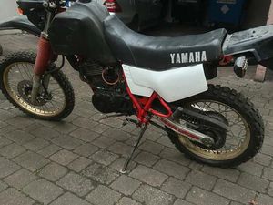 YAMAHA XT600 ENDURO MOTORCROSS GELÄNDE MOTORRAD OLDTIMER