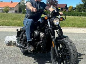 JAHRES ABVERKAUF STATT 4290 JETZT UM NUR 3490,- GV 125S BOBBER