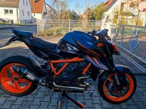 KTM 1290 SUPER DUKE R