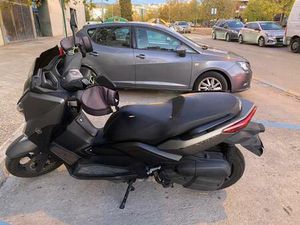 YAMAHA - XMAX 125