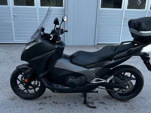 HONDA INTEGRA NC 750 D →