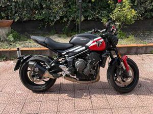 TRIUMPH TRIDENT 660 ROSSO