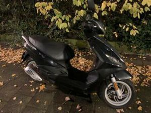 PIAGGIO NEW FLY - OPKNAPPER — SCOOTERS | PIAGGIO — MARKTPLAATS