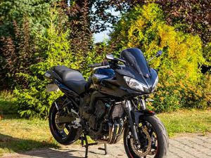 YAMAHA FZ6