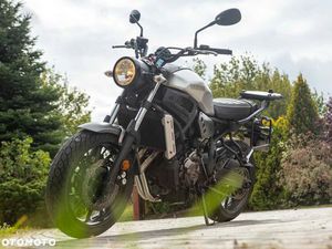 YAMAHA XSR