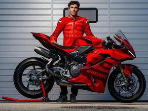 DUCATI PANIGALE V2S MM93 MARC MARQUEZ SPECIAL EDITION
