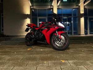 HONDA CBR 1000 RR FIREBLADE