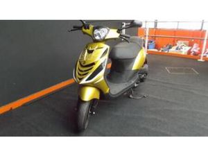 PIAGGIO ZIP • BROMSCOOTER 2020 • 8725 KM • 1STE EIG. — SCOOTERS | PIAGGIO — MARKTPLAATS