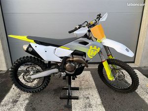 HUSQVARNA 250 FC 2023