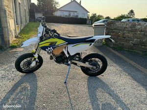 125 SUPERMOTARD
