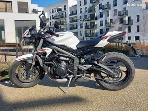 TRIUMPH STREET TRIPLE 660S A2