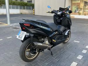 YAMAHA X-MAX 300