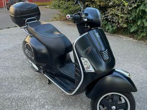 VESPA 300 GTS SUPER