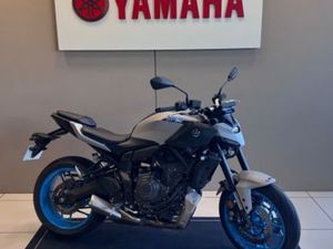 YAMAHA MT-07 PURE 35KW 2025 700 CM3 | MOTO ROADSTER | 1 582 KM | GRIS | 81380 LESCURE D'ALBIGEOIS