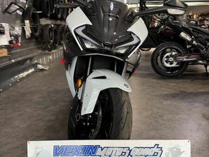MOTO CFMOTO 675SR-R