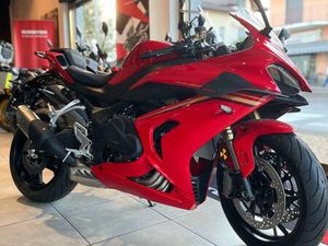 VENDO QJ MOTOR SRK 800 RR (2024) NUOVA A CASSANO MAGNAGO (CODICE 9884046) - MOTO.IT