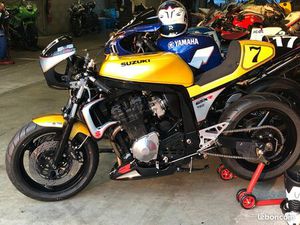 SUZUKI 750 GSXR PISTE