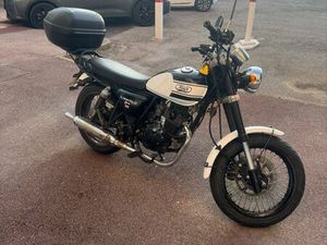 MOTO MASH 125 CC PARFAIT ÉTAT + TOP CASE