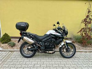 TRIUMPH TIGER 800 XR
