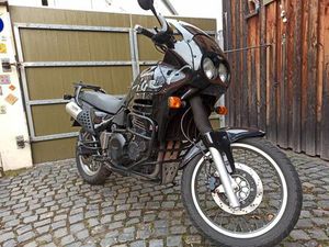 TRIUMPH TIGER 900