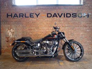 ② HARLEY-DAVIDSON SOFTAIL BREAKOUT