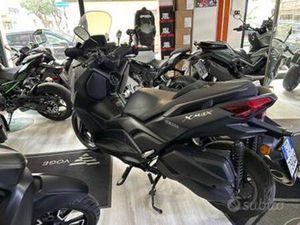 YAMAHA X-MAX 300