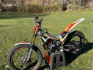 TRS MOTORCYCLES - ONE RR