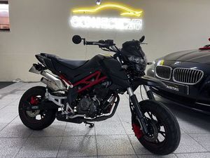 BENELLI TNT 125 VILA VERDE E BARBUDO